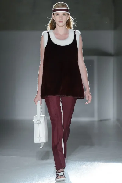 Look 8